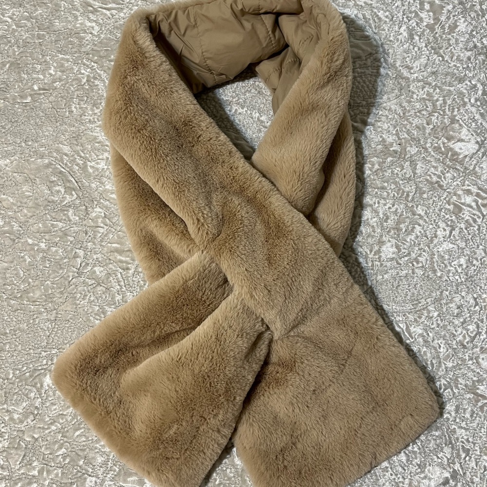 Luxurious Tan Faux Fur puffer pull through Scarf